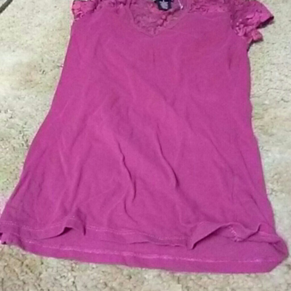 Maroon t shirt